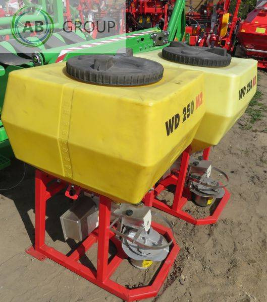 APV Salt spreader 250 l DAMAGED / ON STOCK - آلة رش السماد: صورة 1 APV Salt spreader 250 l DAMAGED / ON STOCK - آلة رش السماد: صورة 1