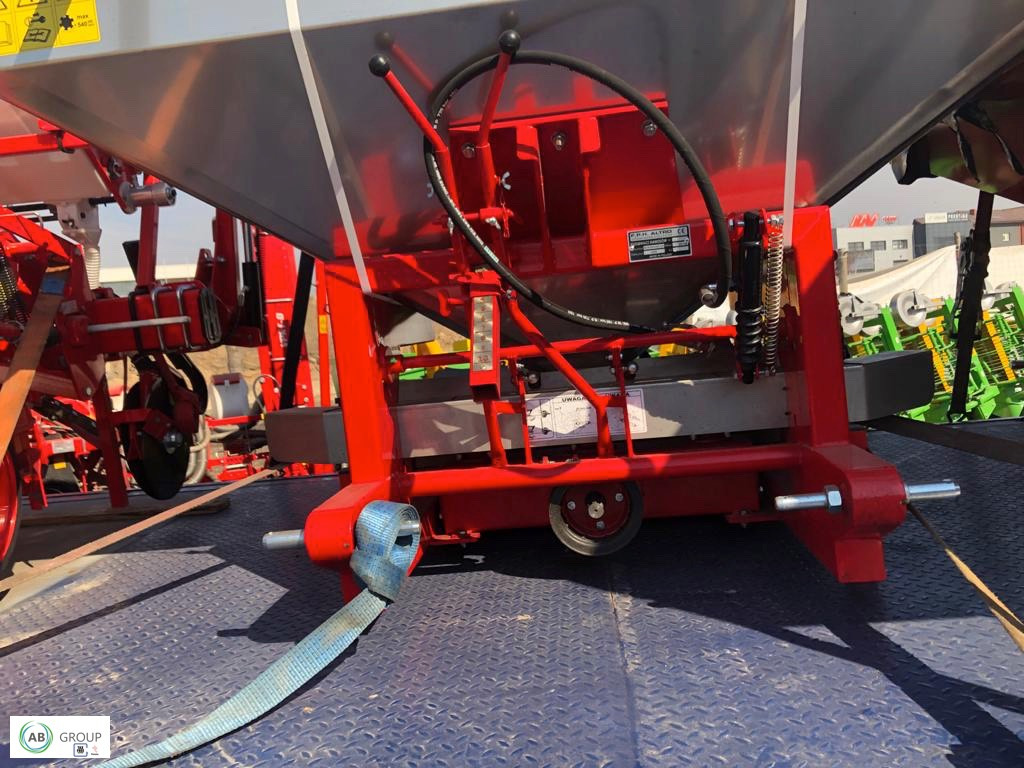 Altro fertilizer spreader RN-800 - آلة رش السماد: صورة 3 Altro fertilizer spreader RN-800 - آلة رش السماد: صورة 3