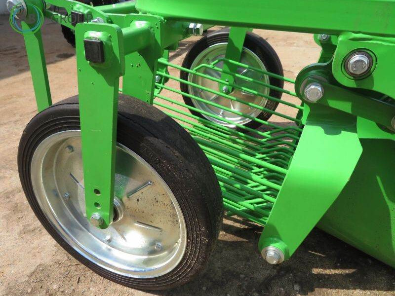 Bomet kopaczka wibracyjna z wyrzutem do tyłu Ursa Z655/1 - حصادة البطاطس: صورة 3 Bomet kopaczka wibracyjna z wyrzutem do tyłu Ursa Z655/1 - حصادة البطاطس: صورة 3