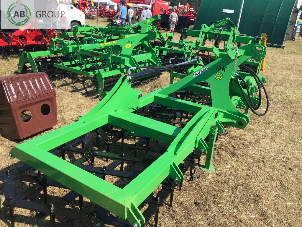 Dziekan hydraulic folding meadow harrow WUKA 5m 5C20H - مسلفة سلسلية: صورة 4 Dziekan hydraulic folding meadow harrow WUKA 5m 5C20H - مسلفة سلسلية: صورة 4