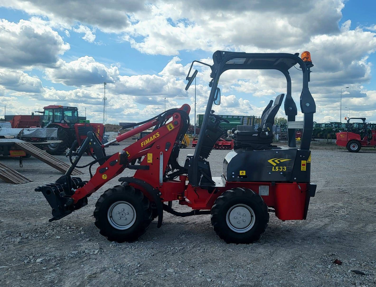 Fimaks mini loader LS33 - on stock - لودر مفصلي صغير: صورة 5 Fimaks mini loader LS33 - on stock - لودر مفصلي صغير: صورة 5