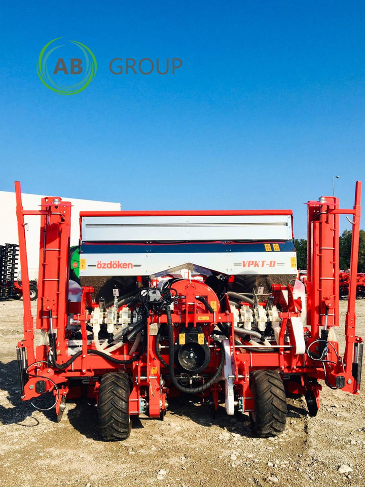 Ozdoken VPKT-DG8 eight-row pneumatic precision seeder with depth fertilization - آلة نثر البذور الدقيقة: صورة 1 Ozdoken VPKT-DG8 eight-row pneumatic precision seeder with depth fertilization - آلة نثر البذور الدقيقة: صورة 1
