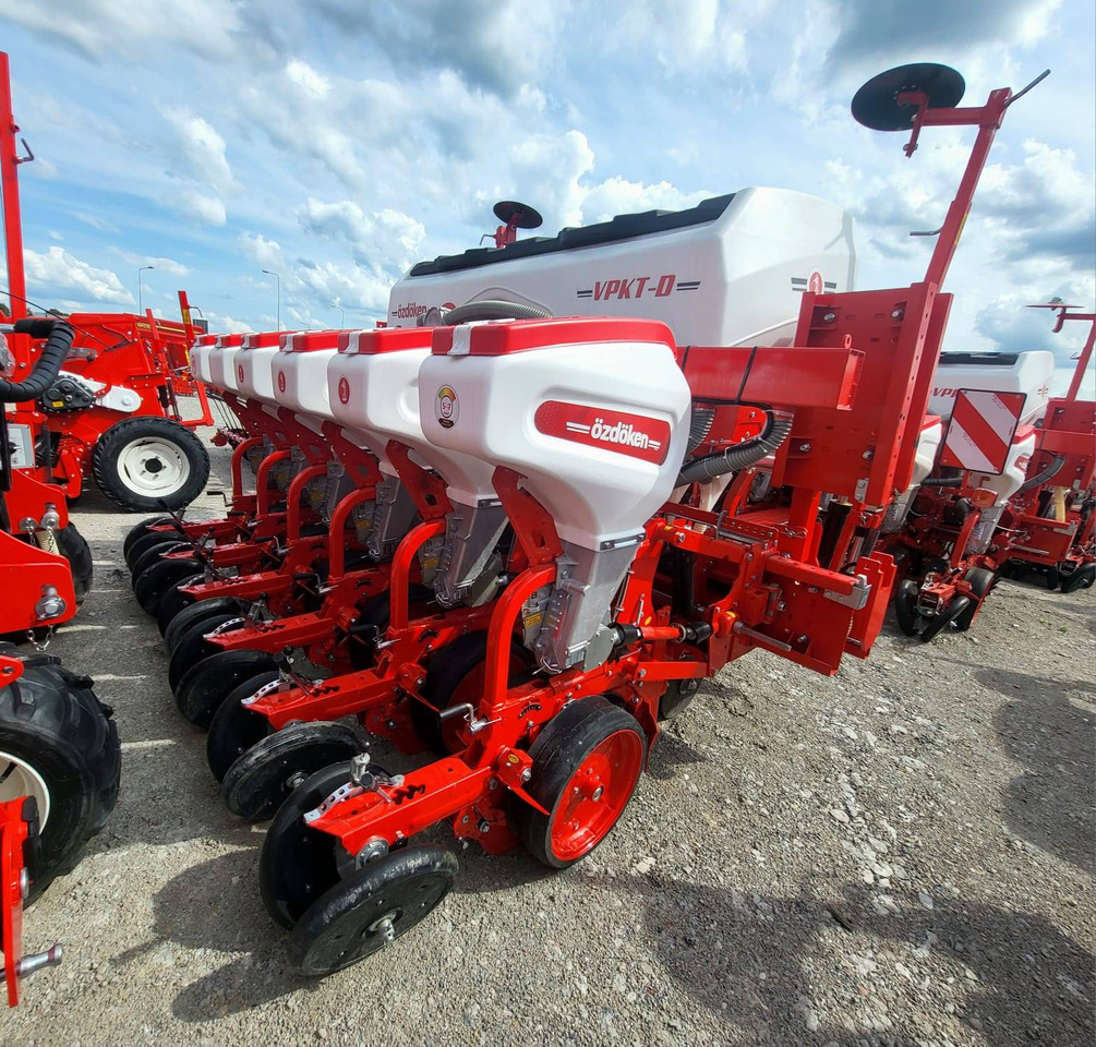 آلة نثر البذور الدقيقة Ozdoken six-row pneumatic precision seeder, VPKT-DG6, PVC fertiliser tank - on stock: صورة 6 آلة نثر البذور الدقيقة Ozdoken six-row pneumatic precision seeder, VPKT-DG6, PVC fertiliser tank - on stock: صورة 6