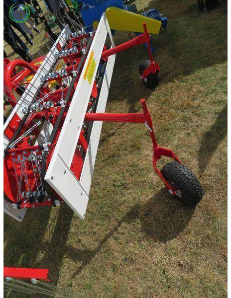 Schwader Z296 / Belt rake Z296 / Ленточные грабли Z296 - آلة تيبيس العشب/ آلة جمع العشب: صورة 5 Schwader Z296 / Belt rake Z296 / Ленточные грабли Z296 - آلة تيبيس العشب/ آلة جمع العشب: صورة 5