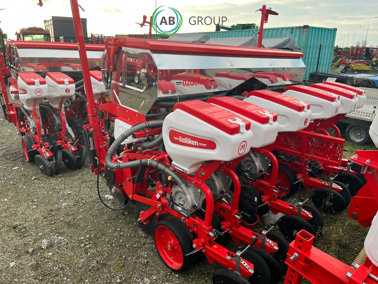 Siewnik do kukurydzy 6-rzędowy VPYT-D300 na ramie półteleskopowej z nawożeniem wgłębnym - آلة نثر البذور الدقيقة: صورة 3 Siewnik do kukurydzy 6-rzędowy VPYT-D300 na ramie półteleskopowej z nawożeniem wgłębnym - آلة نثر البذور الدقيقة: صورة 3