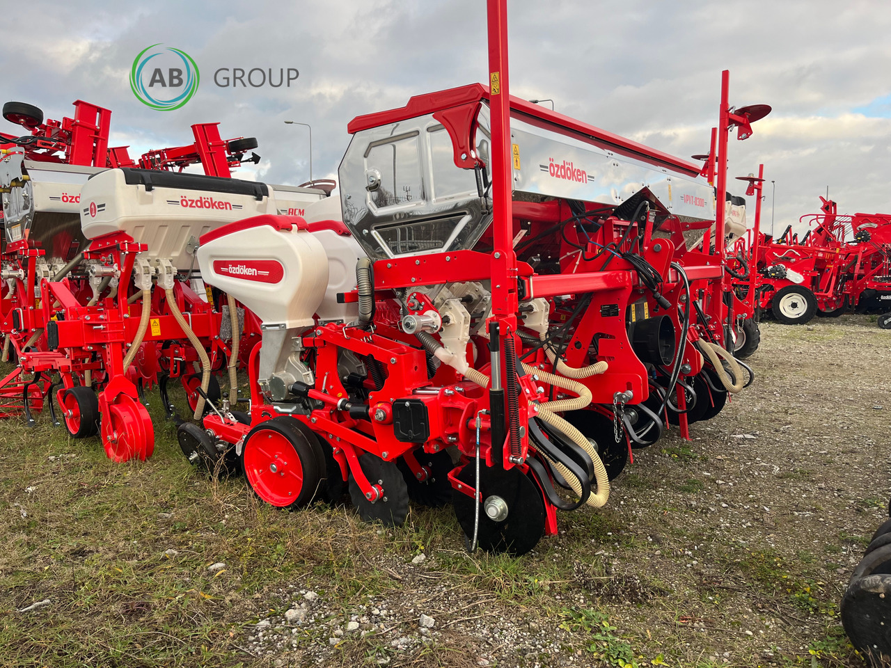 Siewnik do kukurydzy 6-rzędowy VPYT-D300 na ramie półteleskopowej z nawożeniem wgłębnym - آلة نثر البذور الدقيقة: صورة 2 Siewnik do kukurydzy 6-rzędowy VPYT-D300 na ramie półteleskopowej z nawożeniem wgłębnym - آلة نثر البذور الدقيقة: صورة 2