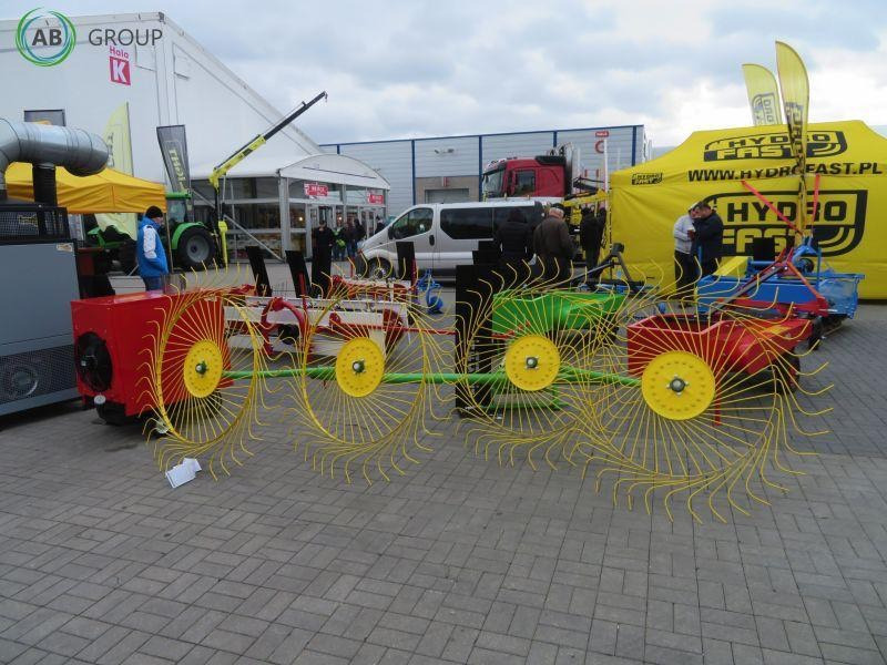 Taret rake-tedder Z 213 / PZK-4 - آلة تيبيس العشب/ آلة جمع العشب: صورة 1 Taret rake-tedder Z 213 / PZK-4 - آلة تيبيس العشب/ آلة جمع العشب: صورة 1