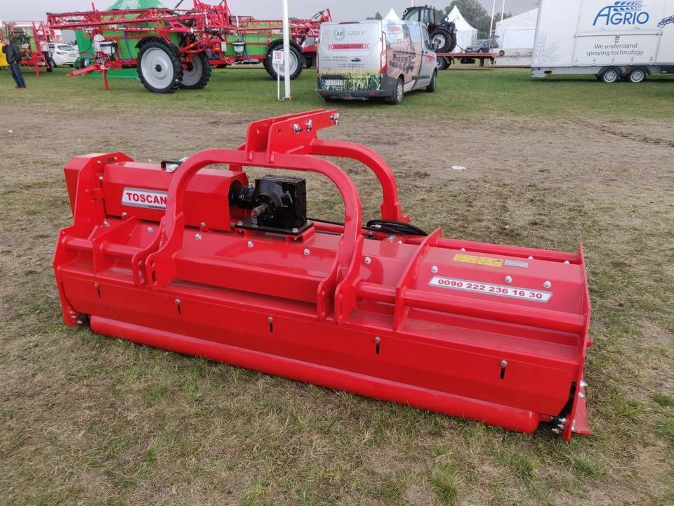 Toscano 2,4m flail mower - demo version - التقطيع جزازة/ ماكينات قطع الحشائش: صورة 1 Toscano 2,4m flail mower - demo version - التقطيع جزازة/ ماكينات قطع الحشائش: صورة 1