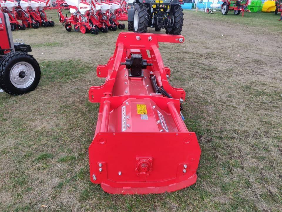 Toscano 2,4m flail mower - demo version - التقطيع جزازة/ ماكينات قطع الحشائش: صورة 2 Toscano 2,4m flail mower - demo version - التقطيع جزازة/ ماكينات قطع الحشائش: صورة 2
