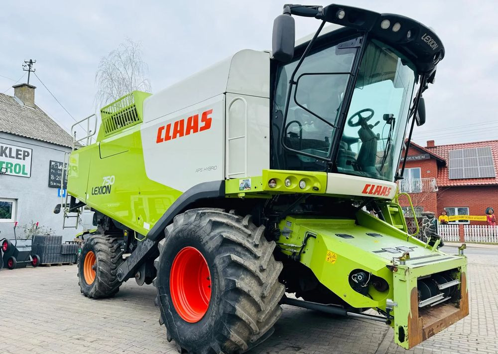 Claas LEXION 750 APS HYBRID - حصادة موحَّدة: صورة 4 Claas LEXION 750 APS HYBRID - حصادة موحَّدة: صورة 4