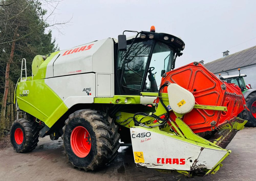 Claas TUCANO 430 APS - حصادة موحَّدة: صورة 1 Claas TUCANO 430 APS - حصادة موحَّدة: صورة 1