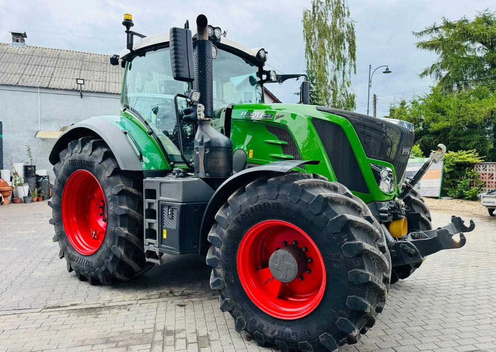Fendt 828 Vario Profi Plus - جرار: صورة 3 Fendt 828 Vario Profi Plus - جرار: صورة 3