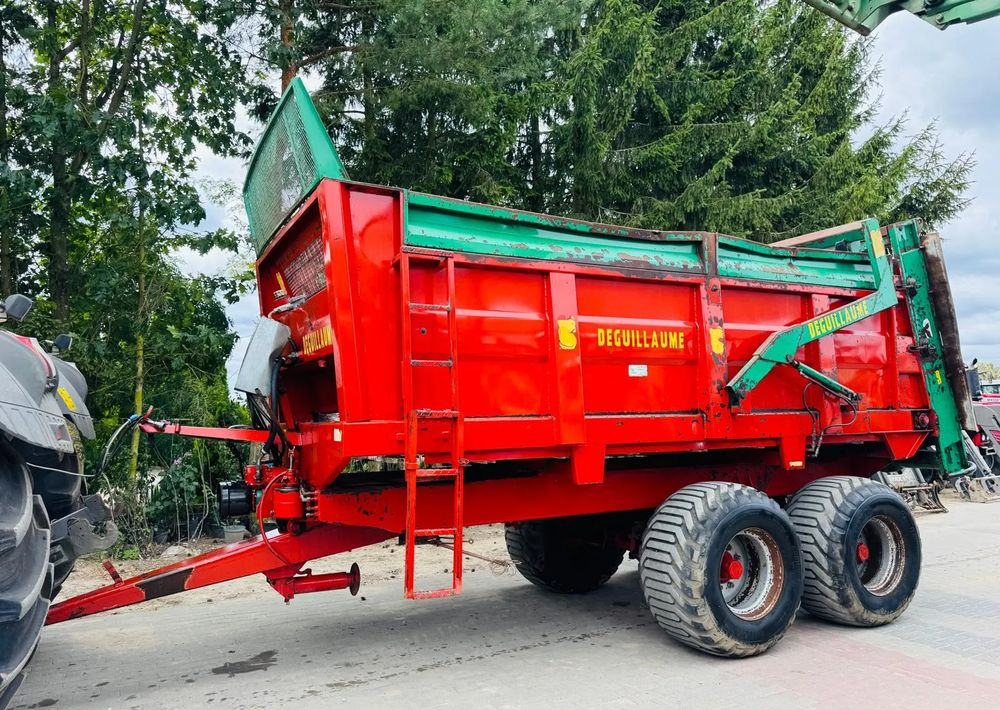 Inny Deguillaume - آلة رش السماد الطبيعي: صورة 1 Inny Deguillaume - آلة رش السماد الطبيعي: صورة 1