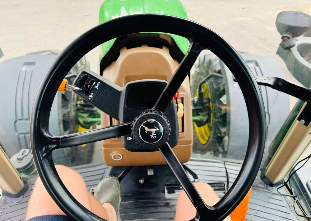 جرار John Deere 7920: صورة 14