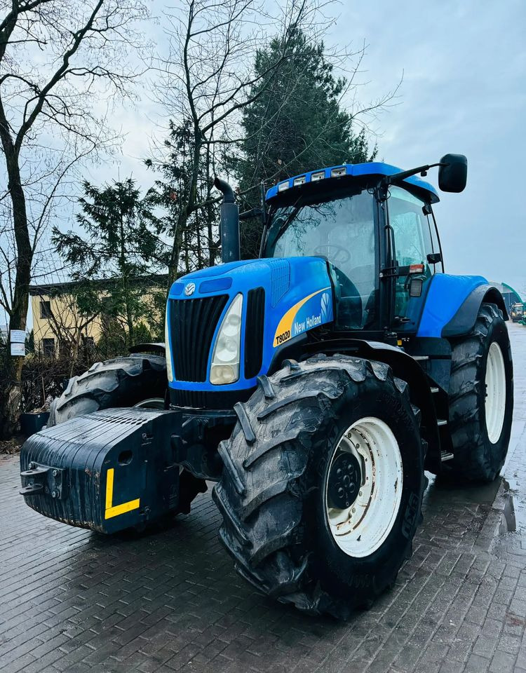 New Holland T8020 - جرار: صورة 2 New Holland T8020 - جرار: صورة 2