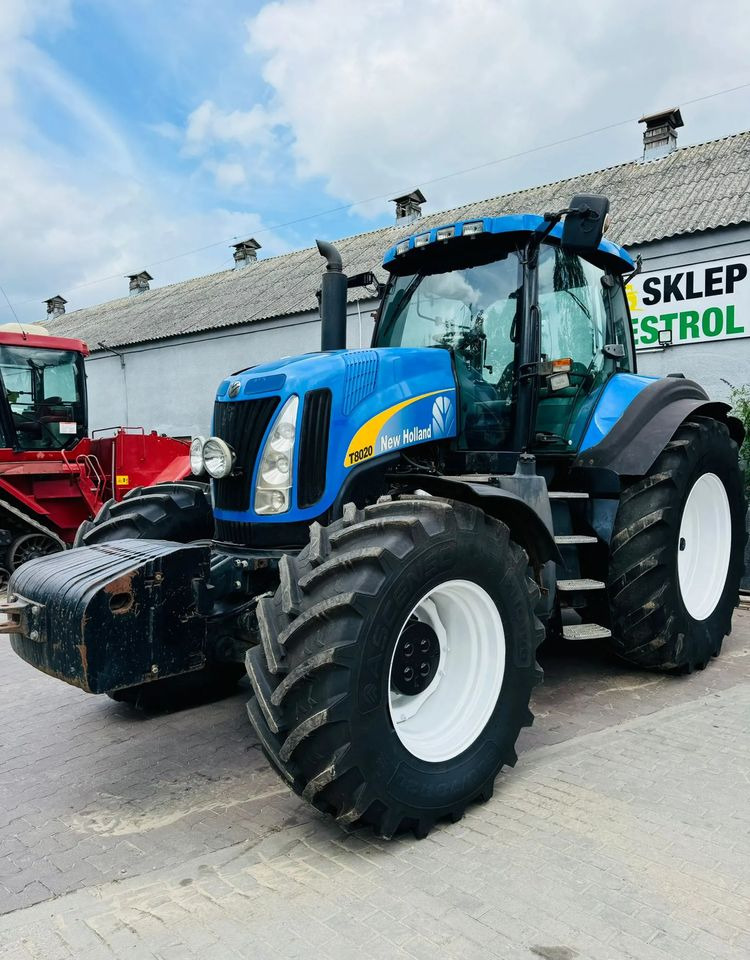 New Holland T8020 - جرار: صورة 1 New Holland T8020 - جرار: صورة 1