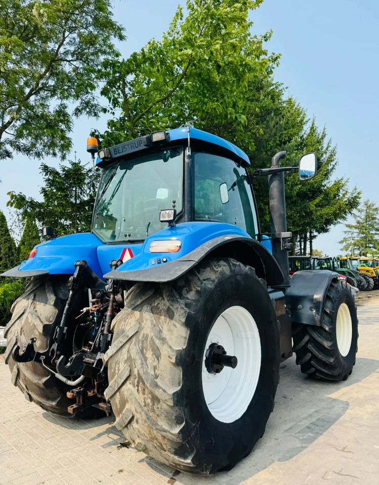 New Holland T8040 - جرار: صورة 3 New Holland T8040 - جرار: صورة 3
