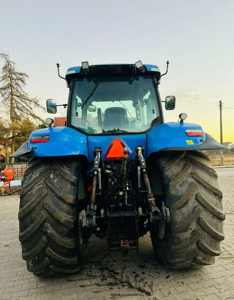 New Holland T8040 New Holland T8040: صورة 9