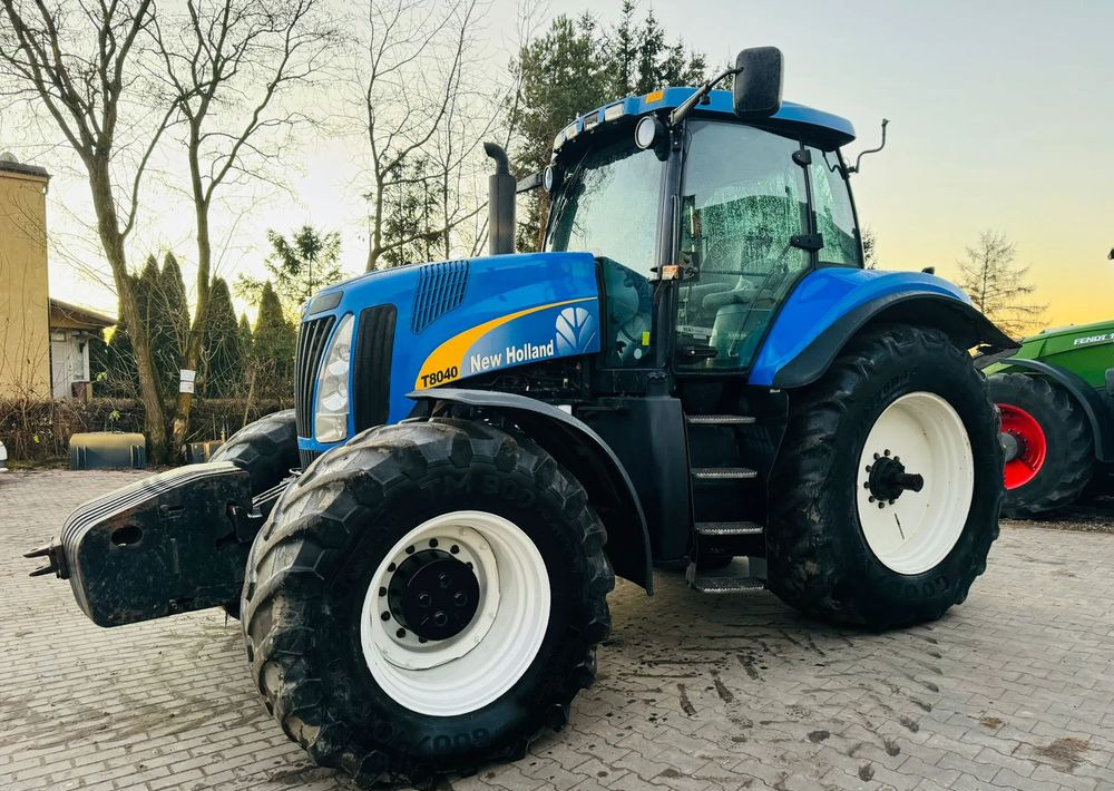 New Holland T8040 - جرار: صورة 5 New Holland T8040 - جرار: صورة 5