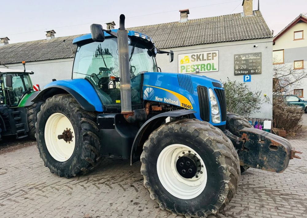 New Holland T8040 - جرار: صورة 5 New Holland T8040 - جرار: صورة 5