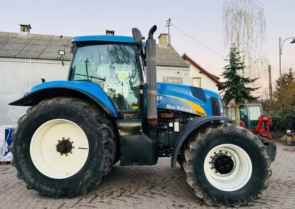 New Holland T8040 New Holland T8040: صورة 7