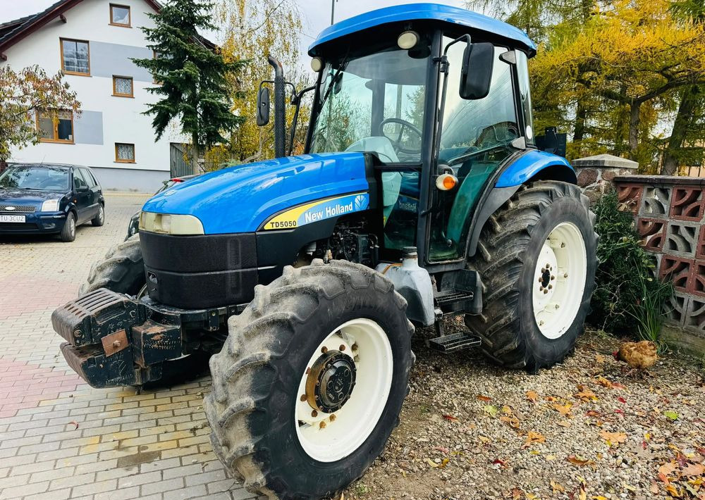New Holland TD5050 - جرار: صورة 2 New Holland TD5050 - جرار: صورة 2