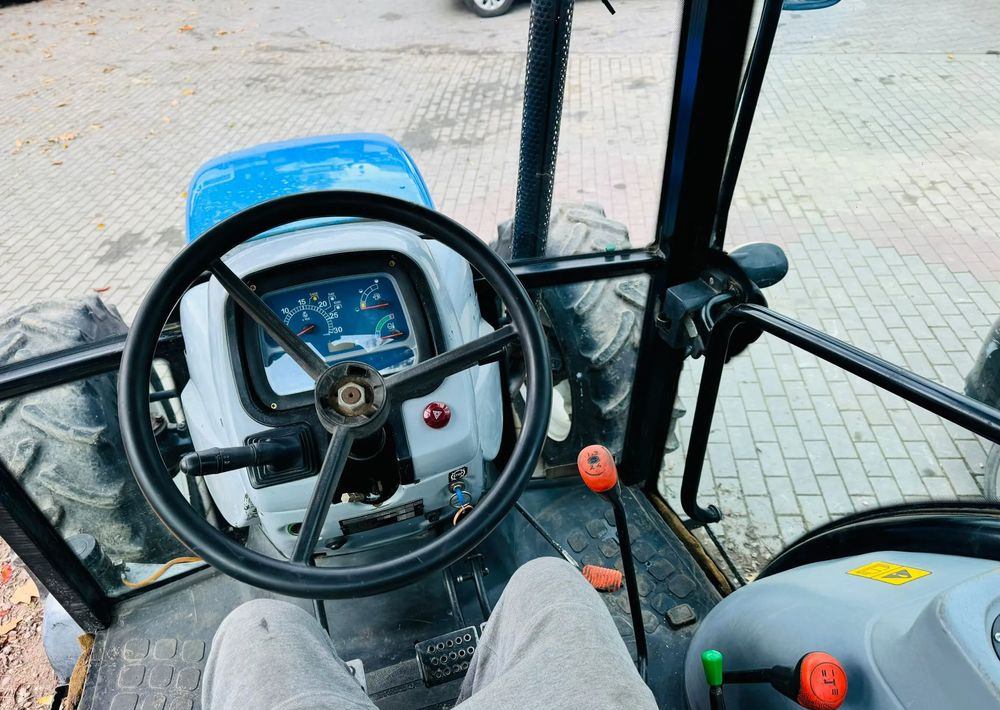 New Holland TD5050 - جرار: صورة 4 New Holland TD5050 - جرار: صورة 4