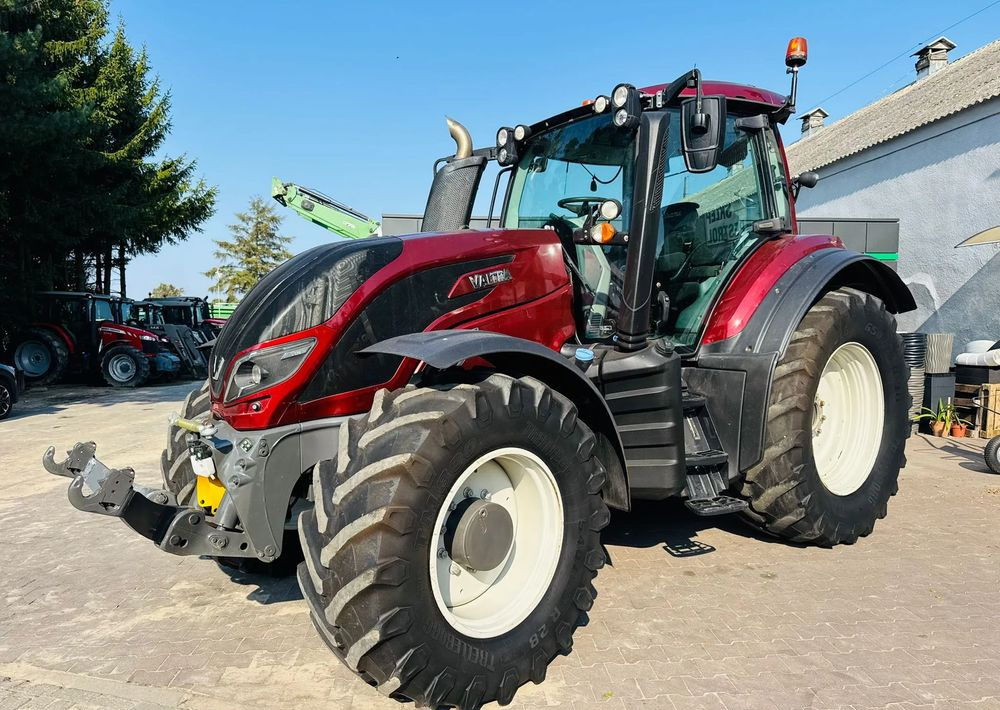 Valtra T174 Versu - جرار: صورة 1 Valtra T174 Versu - جرار: صورة 1