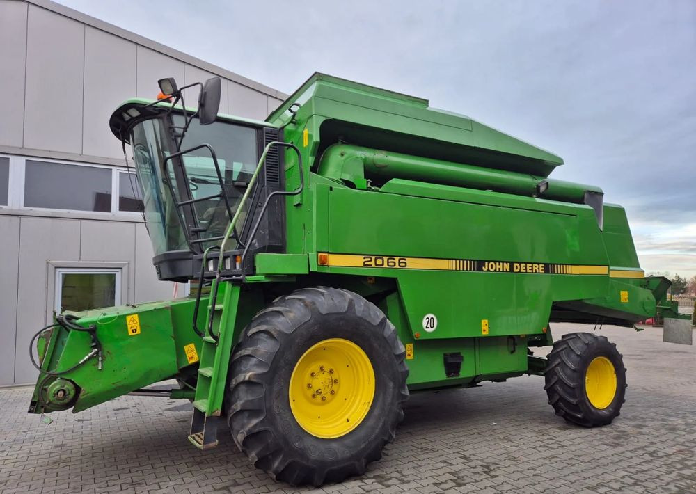 John Deere 2066 - حصادة موحَّدة: صورة 1 John Deere 2066 - حصادة موحَّدة: صورة 1