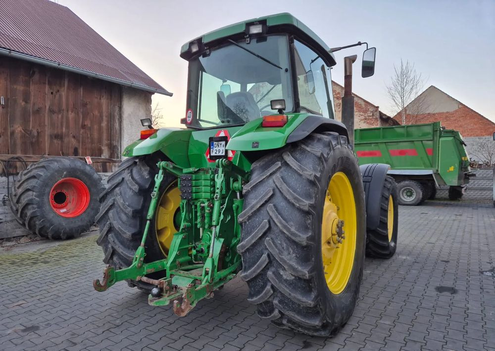 John Deere 8310 - جرار: صورة 3 John Deere 8310 - جرار: صورة 3