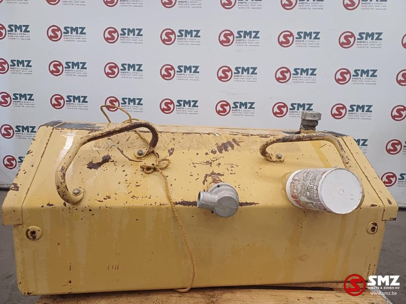 Caterpillar Occ brandstoftank D6M Caterpillar - خزان الوقود: صورة 1 Caterpillar Occ brandstoftank D6M Caterpillar - خزان الوقود: صورة 1