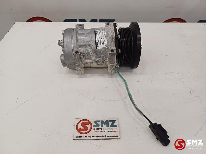 Caterpillar Refrigerant compressor Caterpillar - المحرك و قطع الغيار - معدات المناولة: صورة 2 Caterpillar Refrigerant compressor Caterpillar - المحرك و قطع الغيار - معدات المناولة: صورة 2