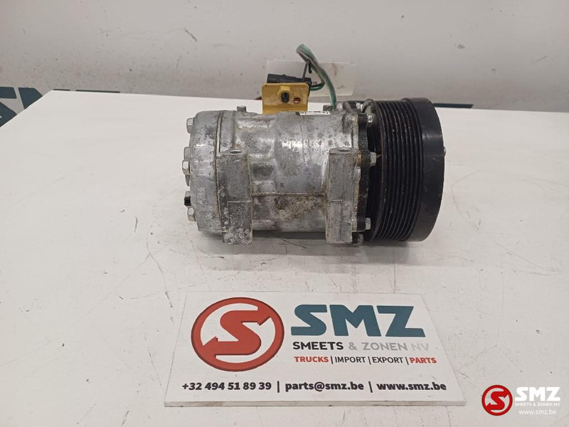 Caterpillar Refrigerant compressor Caterpillar - المحرك و قطع الغيار - معدات المناولة: صورة 1 Caterpillar Refrigerant compressor Caterpillar - المحرك و قطع الغيار - معدات المناولة: صورة 1
