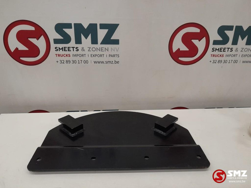 Caterpillar Swivel guard steel plate Caterpillar - إطار/ شاسيه - معدات المناولة: صورة 2 Caterpillar Swivel guard steel plate Caterpillar - إطار/ شاسيه - معدات المناولة: صورة 2