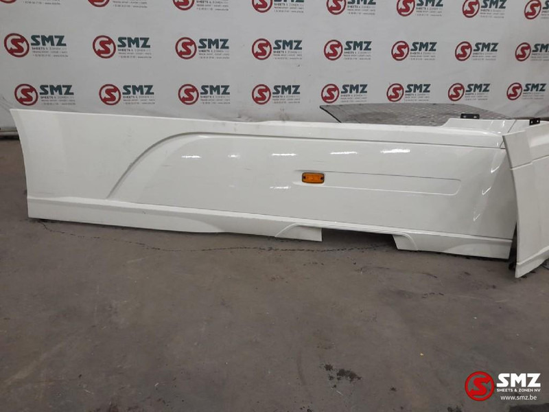 DAF Occ set side skirts L/R DAF - إطار/ شاسيه - شاحنة: صورة 2 DAF Occ set side skirts L/R DAF - إطار/ شاسيه - شاحنة: صورة 2
