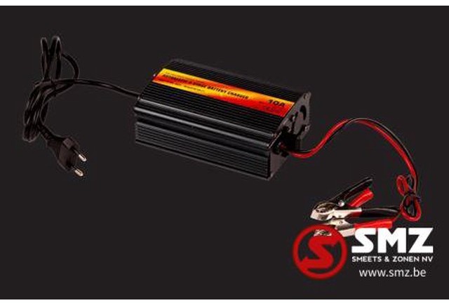 Diversen Batterij lader 12V 10AH - زينة وكماليات السيارات: صورة 1 Diversen Batterij lader 12V 10AH - زينة وكماليات السيارات: صورة 1