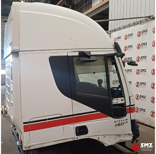 Iveco Occ cabine compleet Stralis Hi-Way Iveco - الكابينة والداخلية - شاحنة: صورة 4 Iveco Occ cabine compleet Stralis Hi-Way Iveco - الكابينة والداخلية - شاحنة: صورة 4