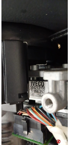 Iveco Occ stuurwiel + stuurkolom + stuurkolomschakelaars - مقود - شاحنة: صورة 5 Iveco Occ stuurwiel + stuurkolom + stuurkolomschakelaars - مقود - شاحنة: صورة 5