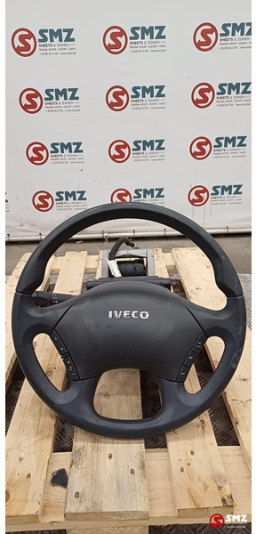 Iveco Occ stuurwiel + stuurkolom + stuurkolomschakelaars - مقود - شاحنة: صورة 1 Iveco Occ stuurwiel + stuurkolom + stuurkolomschakelaars - مقود - شاحنة: صورة 1