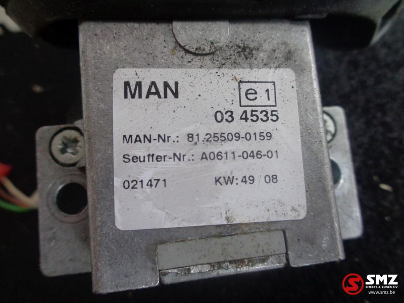 MAN Occ combischakelaar retarder MAN - مفتاح عمود التوجيه - شاحنة: صورة 2 MAN Occ combischakelaar retarder MAN - مفتاح عمود التوجيه - شاحنة: صورة 2