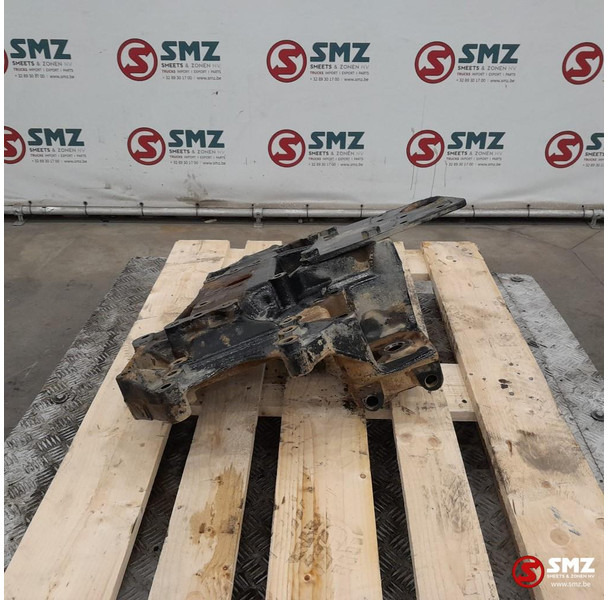 MAN Occ montagebeugel voorveer rechts MAN - إطار/ شاسيه - شاحنة: صورة 3 MAN Occ montagebeugel voorveer rechts MAN - إطار/ شاسيه - شاحنة: صورة 3