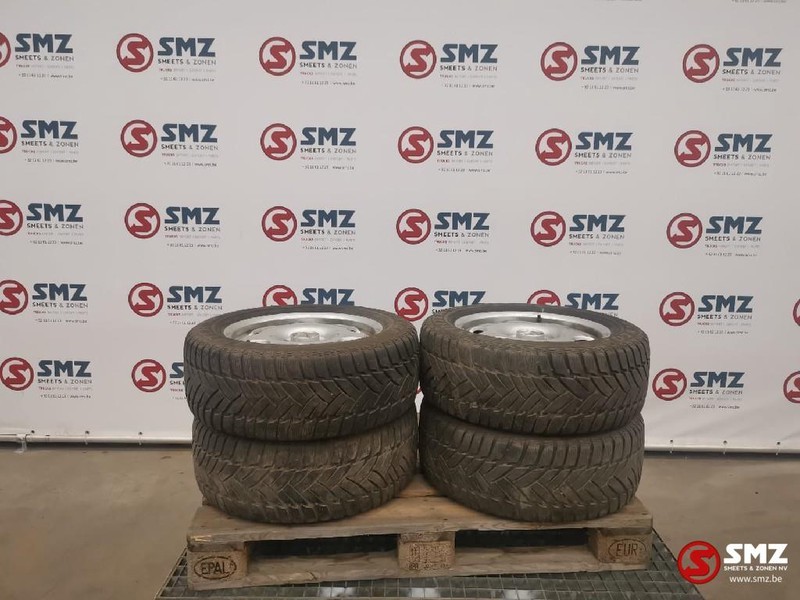 Mercedes-Benz Occ Band Dunlop M+S met velg 225/55R16 95H - إطارات - شاحنة: صورة 1 Mercedes-Benz Occ Band Dunlop M+S met velg 225/55R16 95H - إطارات - شاحنة: صورة 1