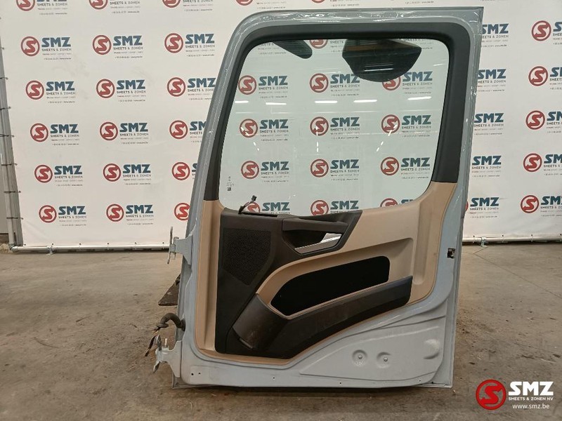 Mercedes-Benz Occ Deur rechts Actros MP4 - باب و قطع الغيار - شاحنة: صورة 2 Mercedes-Benz Occ Deur rechts Actros MP4 - باب و قطع الغيار - شاحنة: صورة 2