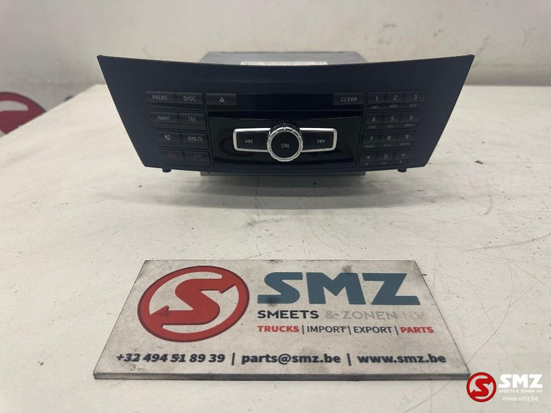 Mercedes-Benz Occ Radio Mercedes W204 - النظام الكهربائي - سيارة: صورة 3 Mercedes-Benz Occ Radio Mercedes W204 - النظام الكهربائي - سيارة: صورة 3