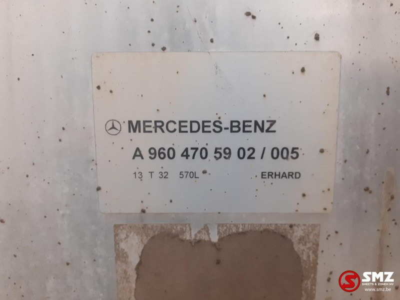 Mercedes-Benz Occ brandstoftank 570L Mercedes - خزان الوقود - شاحنة: صورة 5 Mercedes-Benz Occ brandstoftank 570L Mercedes - خزان الوقود - شاحنة: صورة 5