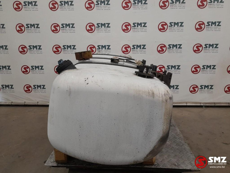 Mercedes-Benz Occ brandstoftank 660L + AdBluetank 75L met steune - خزان الوقود - شاحنة: صورة 4 Mercedes-Benz Occ brandstoftank 660L + AdBluetank 75L met steune - خزان الوقود - شاحنة: صورة 4