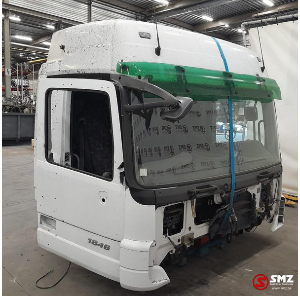 Mercedes-Benz Occ cabine Mercedes Actros MP2 - الكابينة والداخلية - شاحنة: صورة 2 Mercedes-Benz Occ cabine Mercedes Actros MP2 - الكابينة والداخلية - شاحنة: صورة 2