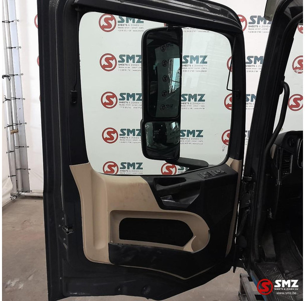 Mercedes-Benz Occ cabine Mercedes Actros MP4 low - الكابينة والداخلية - شاحنة: صورة 5 Mercedes-Benz Occ cabine Mercedes Actros MP4 low - الكابينة والداخلية - شاحنة: صورة 5
