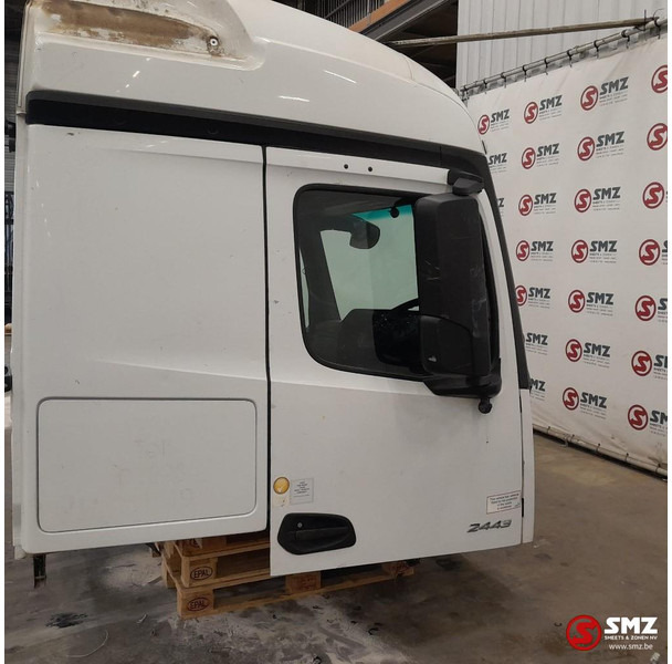 Mercedes-Benz Occ cabine RHD Mercedes - الكابينة والداخلية - شاحنة: صورة 4 Mercedes-Benz Occ cabine RHD Mercedes - الكابينة والداخلية - شاحنة: صورة 4