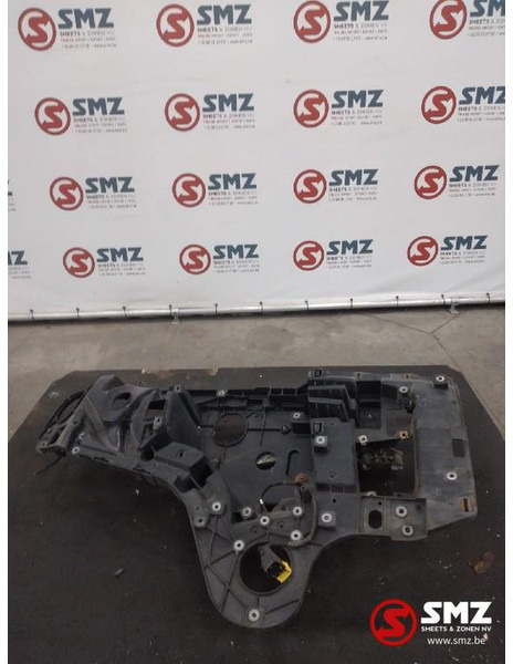 Mercedes-Benz Occ koplampdrager rechts Mercedes - مصابيح أضواء السيارة الأمامية - شاحنة: صورة 1 Mercedes-Benz Occ koplampdrager rechts Mercedes - مصابيح أضواء السيارة الأمامية - شاحنة: صورة 1